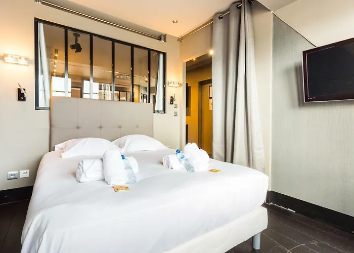 Отель Cmg - Tour Eiffel - 75